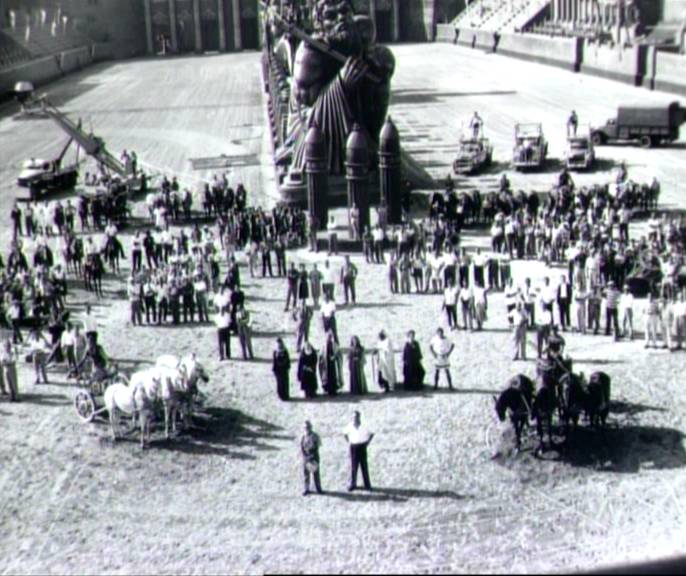 la preparazione del set per la corsa delle quadrighe . Fu scelta come location l'antico Circo Vaticano, alle porte di Roma